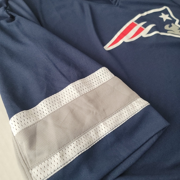 NFL Fanatics New England Patriots V-Neck T-Shirt NEW Men's - Picture 7 of 12